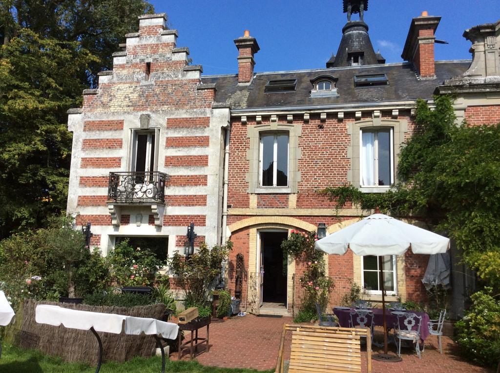 Chateau De Bertreville Bed and Breakfast Exteriör bild