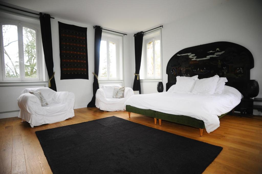 Chateau De Bertreville Bed and Breakfast Rum bild