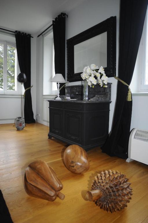 Chateau De Bertreville Bed and Breakfast Rum bild