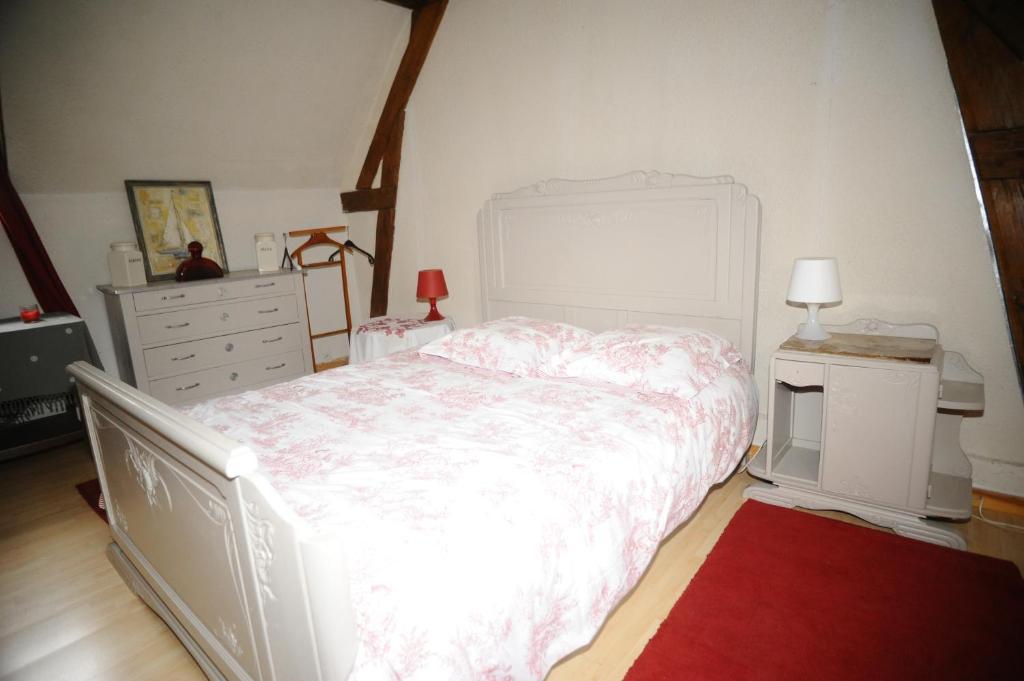 Chateau De Bertreville Bed and Breakfast Rum bild