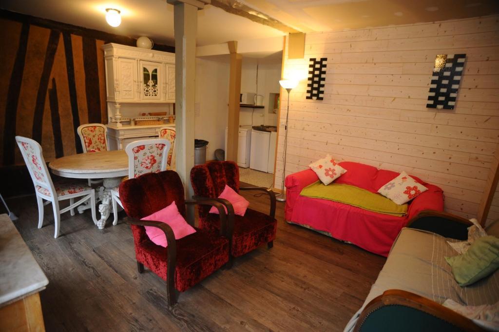 Chateau De Bertreville Bed and Breakfast Rum bild