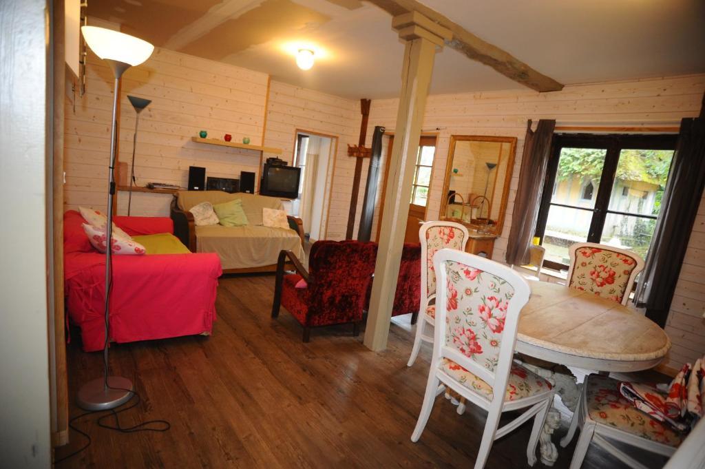 Chateau De Bertreville Bed and Breakfast Rum bild