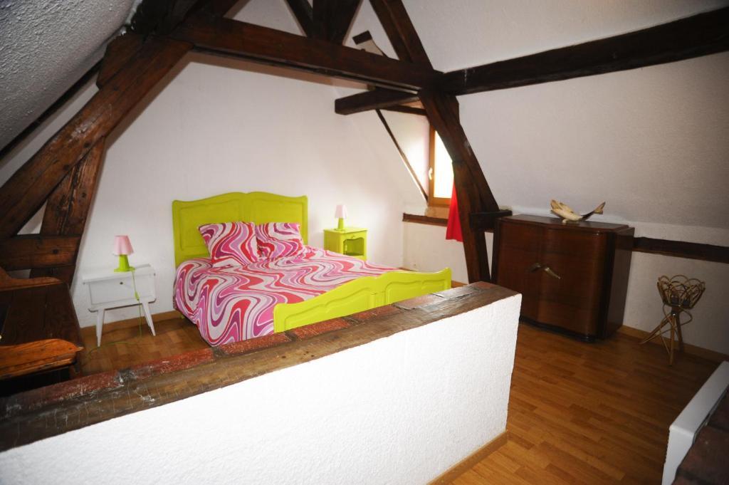 Chateau De Bertreville Bed and Breakfast Rum bild