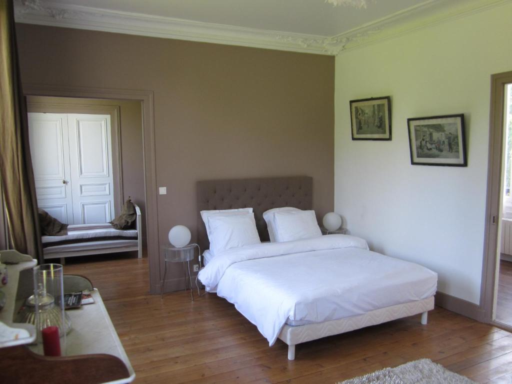 Chateau De Bertreville Bed and Breakfast Rum bild